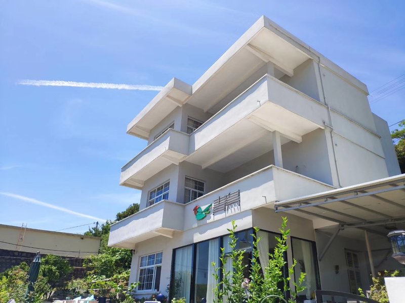 QBird Home 酒店外观