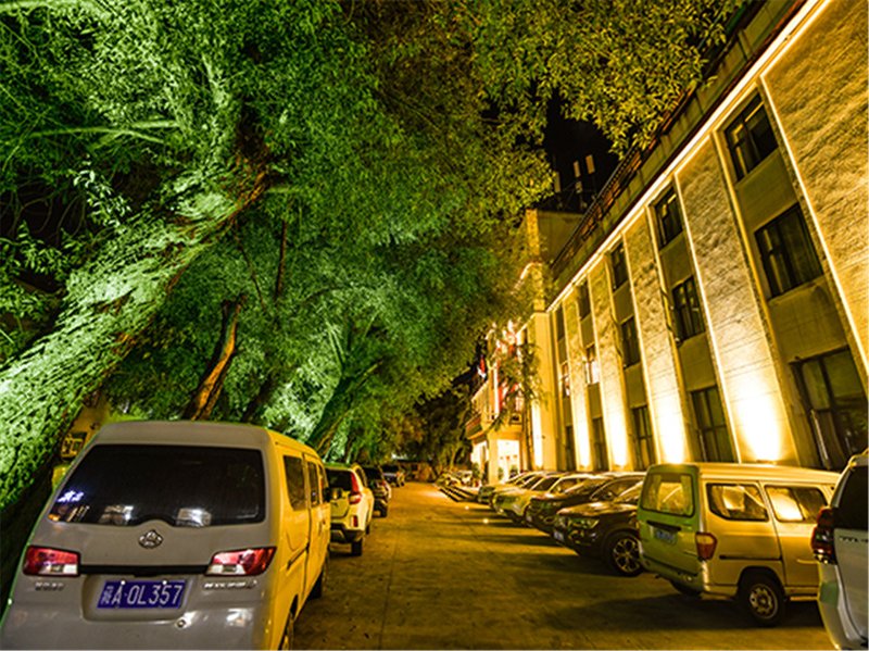 Tibet Hongshan HotelOver view
