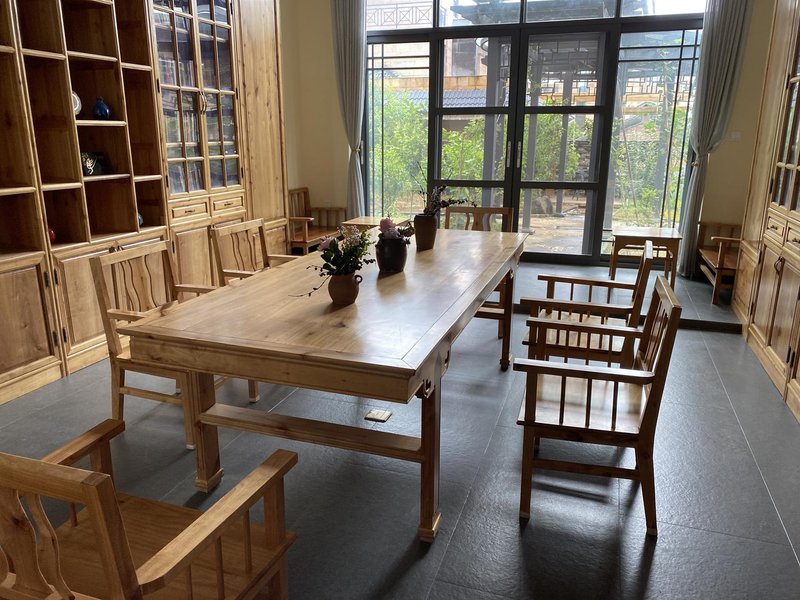 Tengchong XuShe holiday Villa meeting room