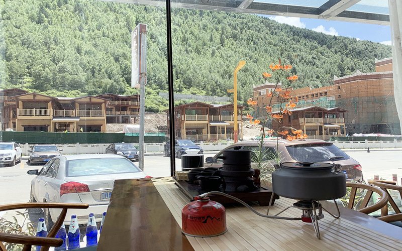 Aba back four girls mountain hotelOver view