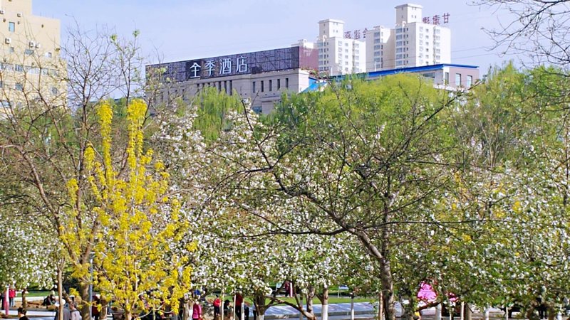 Ji Hotel (Lanzhou West Railway Station North branch) Over view
