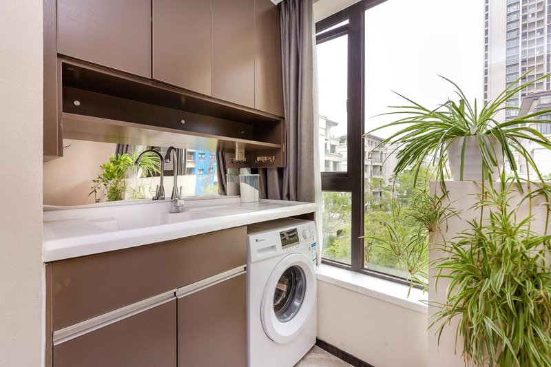 Chengdu Huguang Autumn Moon Art ApartmentOver view