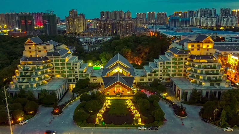 Linyin Holiday Hotel Over view