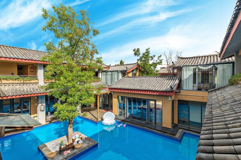 Wuwen Snow Mountain Holiday VillaOver view