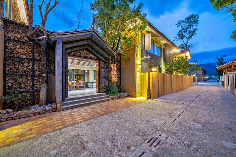 Wuwen Snow Mountain Holiday VillaOver view