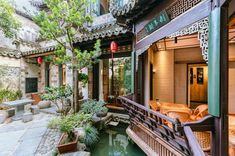 Hongcun xiyunpan moon • holiday selected Huizhou century famous house art B & BOver view