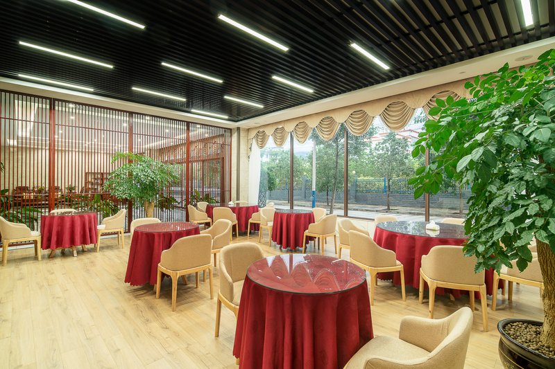 Yunxian Heyue Hotel Restaurant