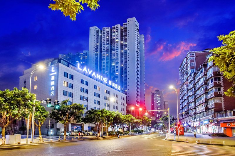 Lavande Hotel (Xinshancun subway station store, Dadukou pedestrian street, Chongqing) over view