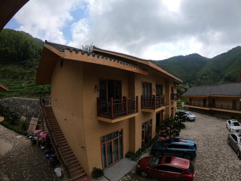 Chongyi pusu homestay Over view