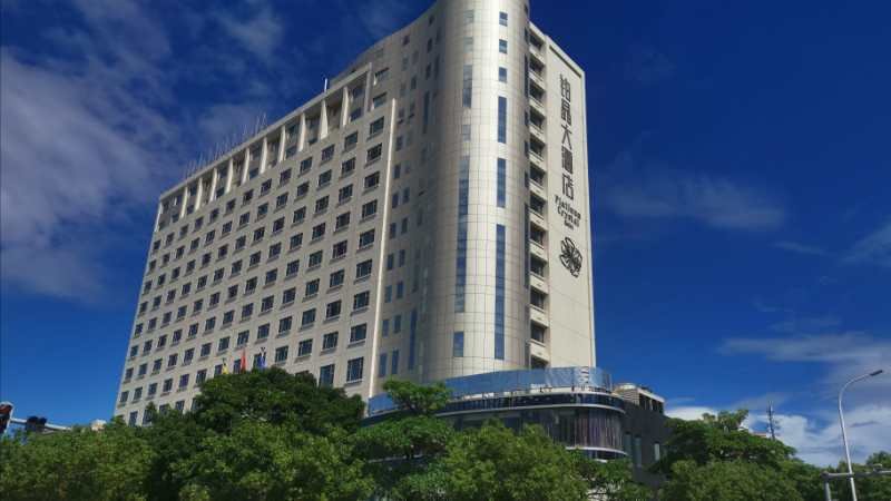 Platinum Crystal Hotel (Shantou High-speed Railway Station) Over view