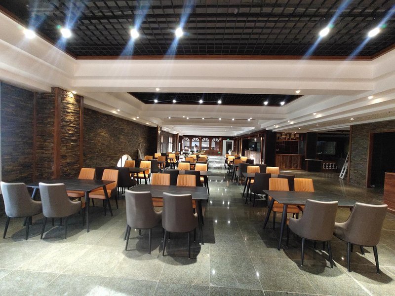 Vienna International Hotel of  Yingbin Road Altay Airport Restaurant