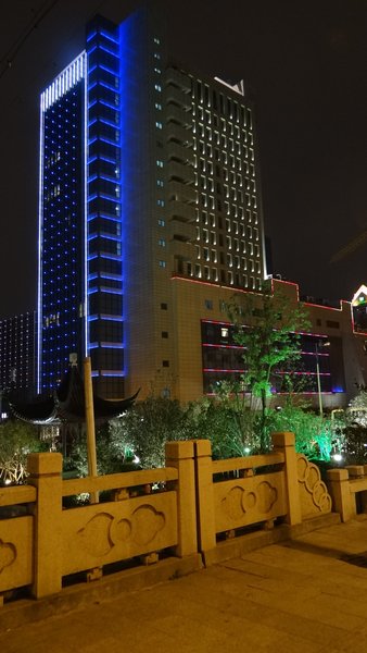 Suzhou Sun Plaza HotelOver view