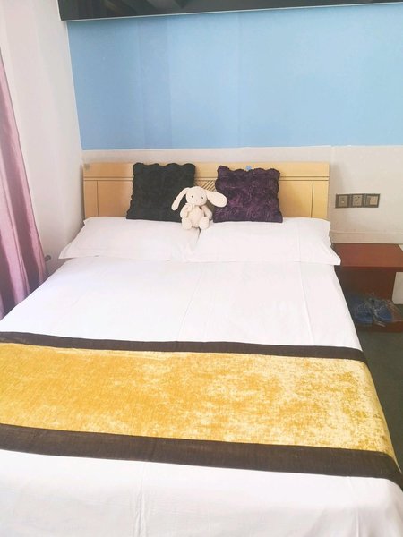hemerocallis hotel Guest Room