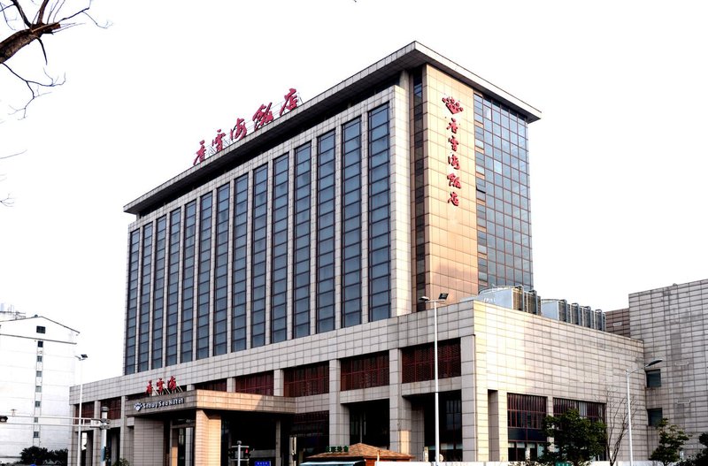 Snowy Sea Hotel (Suzhou Tongjing Park Metro Station)Over view