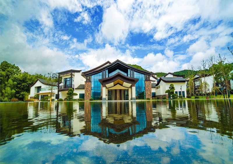 Ningbo Narada Dongqian Lake Resort over view