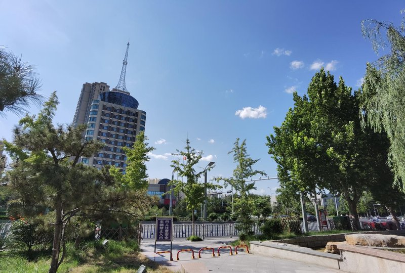 Atour Hotel (Jinan Shuangshan Street Baimai Spring) Over view