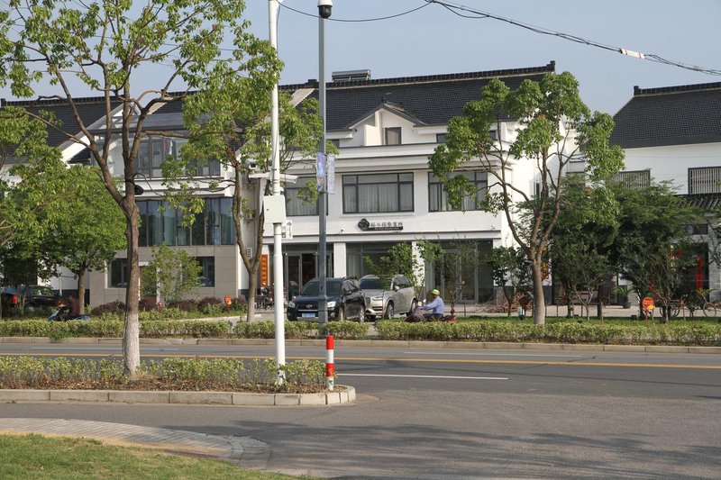 Hometown Hostel Over view