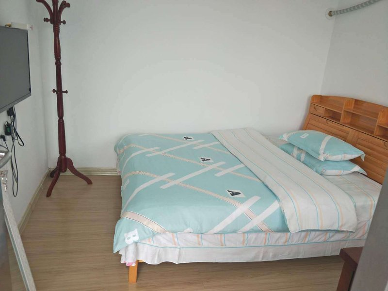 Seven Home Guest Room