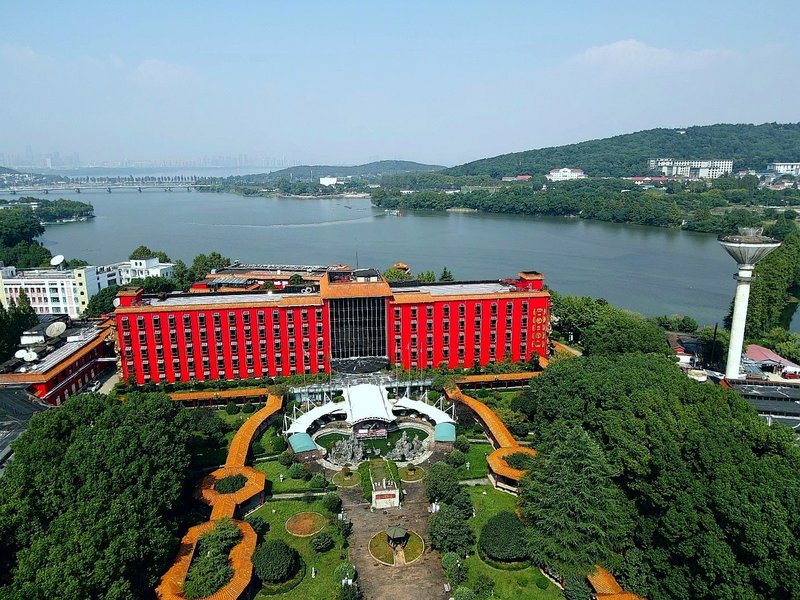 Lakeside Garden Wudelou Hotel Over view