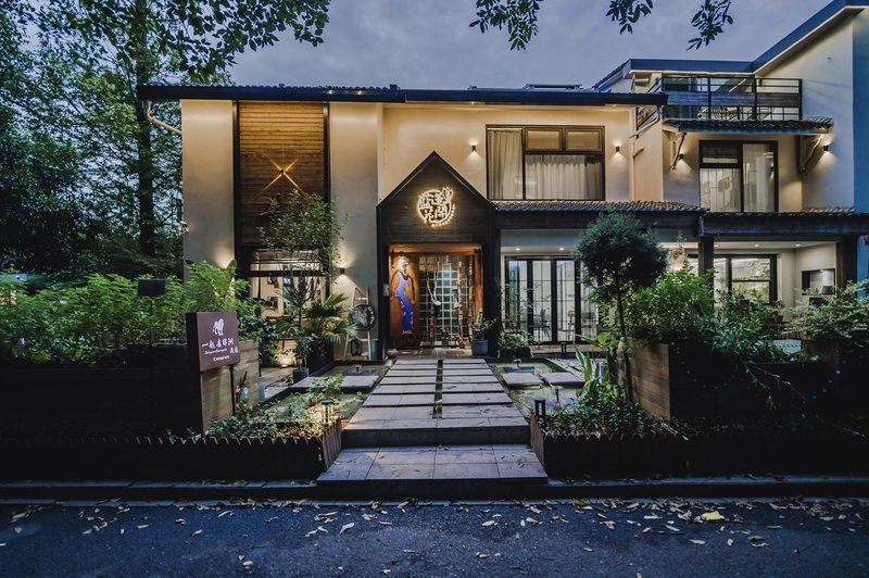 Blooming Lotus Hostel Over view