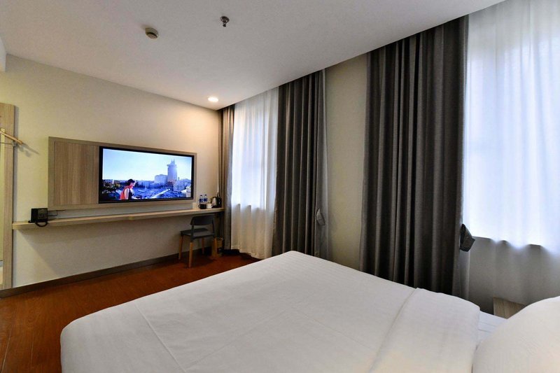 Tuke China Hotel (Kangqiao branch, Shanghai New International Expo Center)Guest Room
