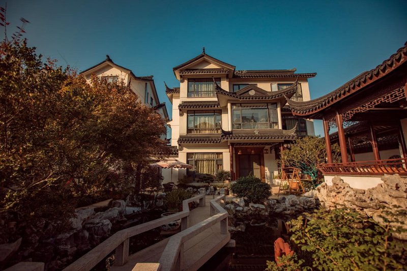 Lingfeng Shanju HostelOver view