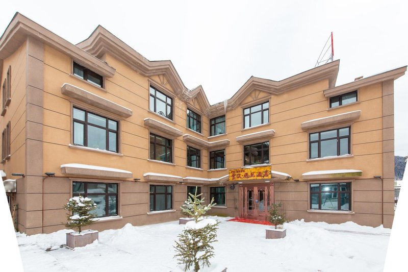 Snow Building Meet Hostel Over view