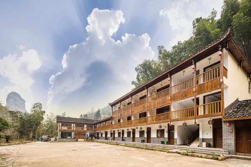 Floral·Baofeng Nanshe Homestay (National Forest Park Baofeng Lake Branch) Over view