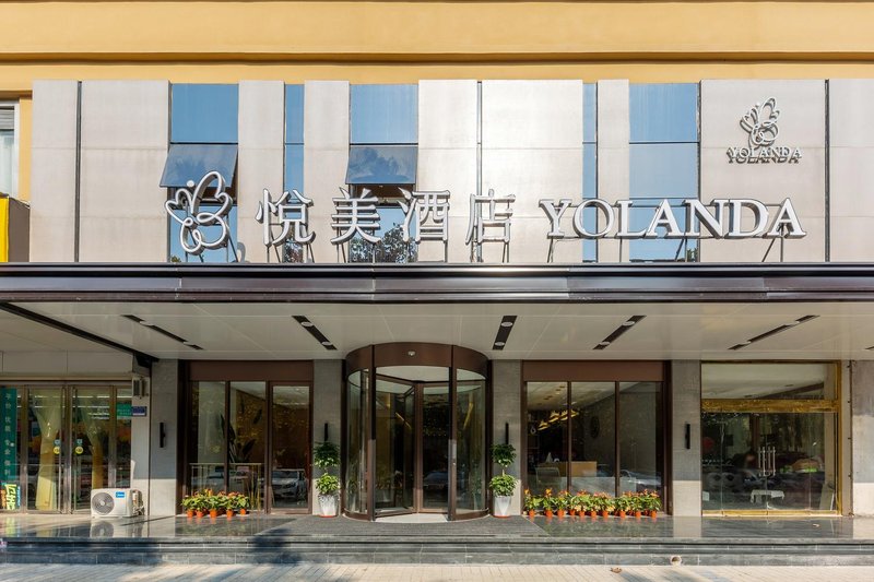 Yolanda Hotel Over view