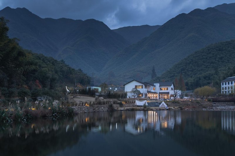 Tingjian Shanchuan Design Hostel Over view