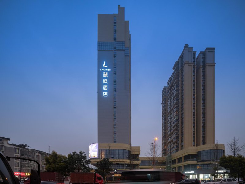 Lavande Hotel Chengdu Wenjiang University Town over view