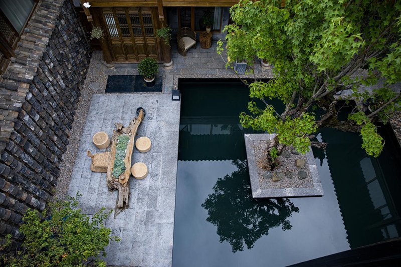 丽江笑意客栈外景图