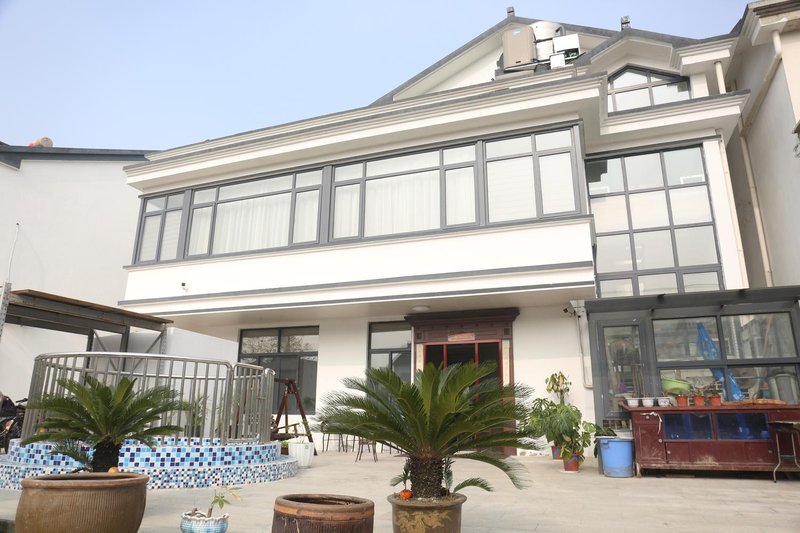 Hometown Hostel Over view