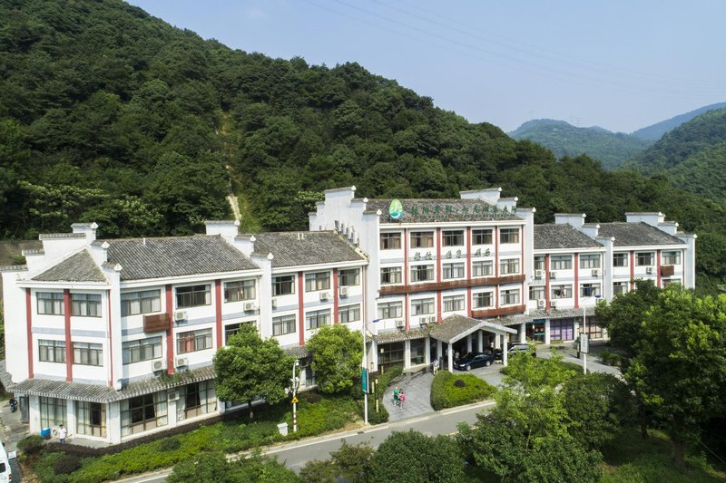 Sun Holiday Jiulonghu Health House Over view