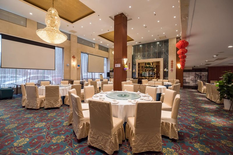 Red Tomato HotelRestaurant