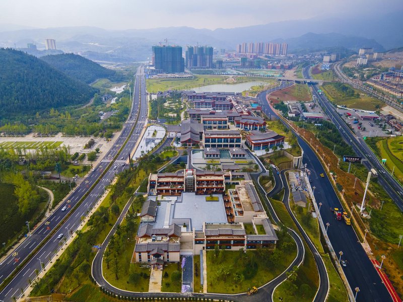 Yueliang Shanzhuang Hotel Over view