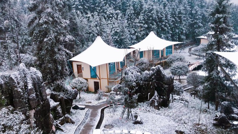 Leixi Tent Theme Hotel Over view