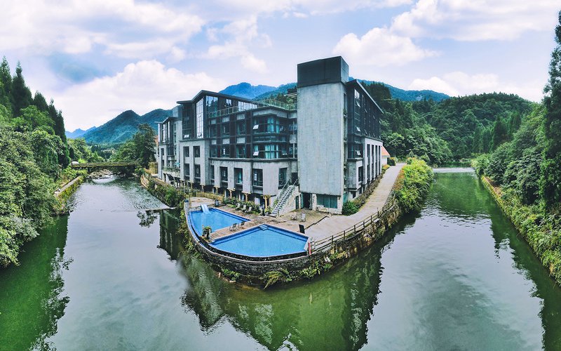 Kuanshan Yinlu Hot Spring Resort Over view