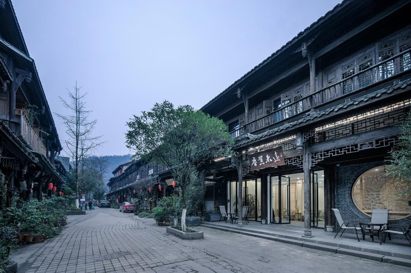 Dust and Hustle Weiyuan Designer Zen Homestay (Chongzhou Jiezi Ancient Town Branch) Over view