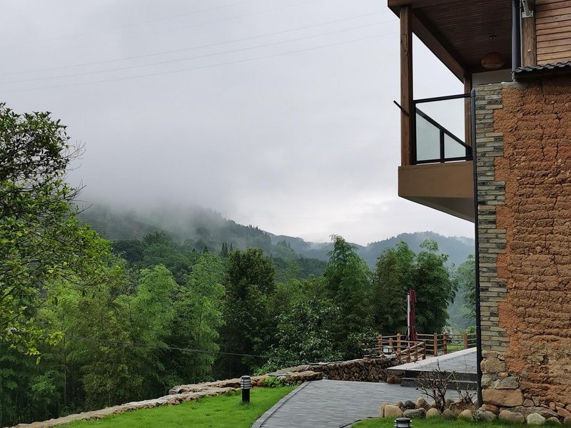 Heming Mountain House in Wuyishan Over view