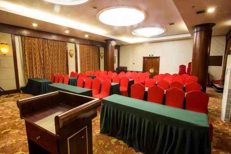 Yiju Hotel (Wanda Plaza, Shifu Road, Yingkou) meeting room