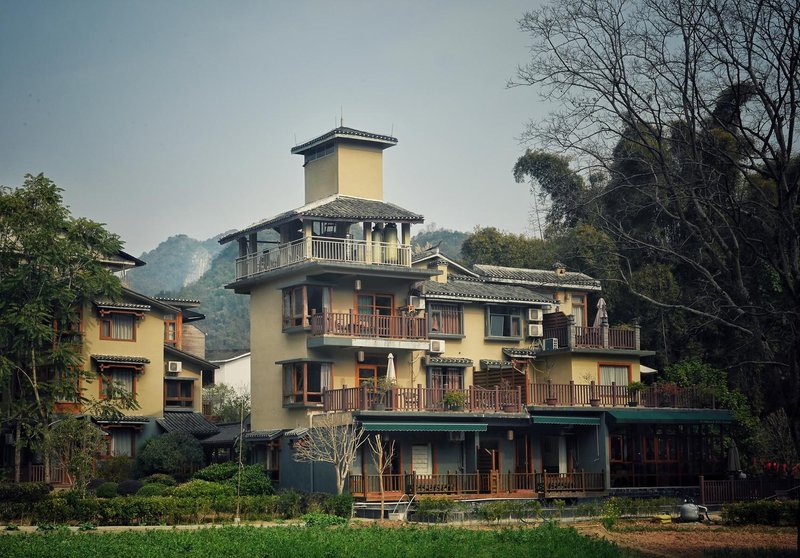 Yangshuo Moondance Hotel Over view