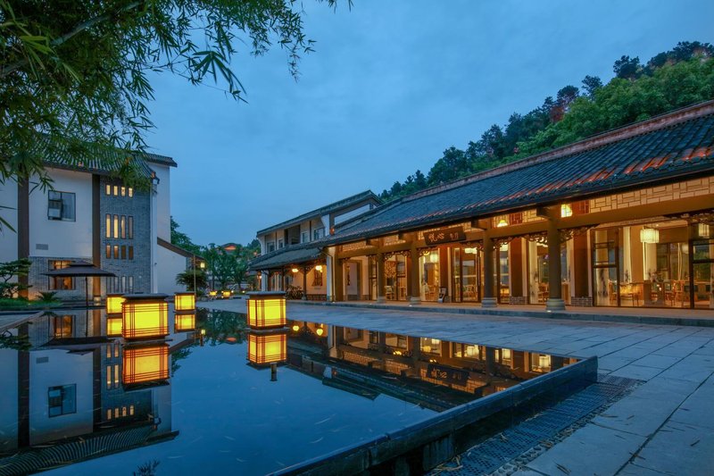 Sanjiangyue Holiday Hotel Over view