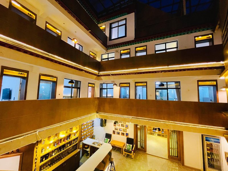 Lhasa Meet Tibetan Inn (Jokhang Temple)Over view