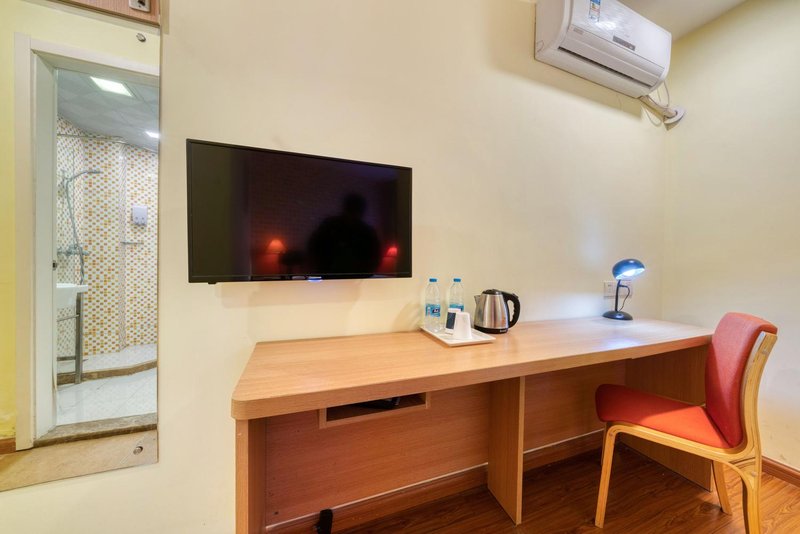 Home Inn HotelGuest Room