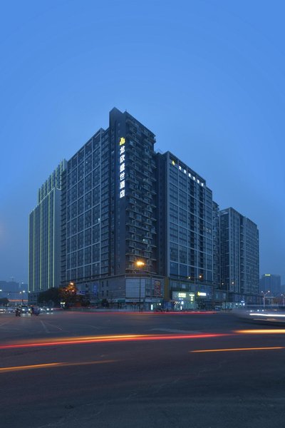 Longxin Shengshi Hotel (Chengdu Happy Valley) Over view