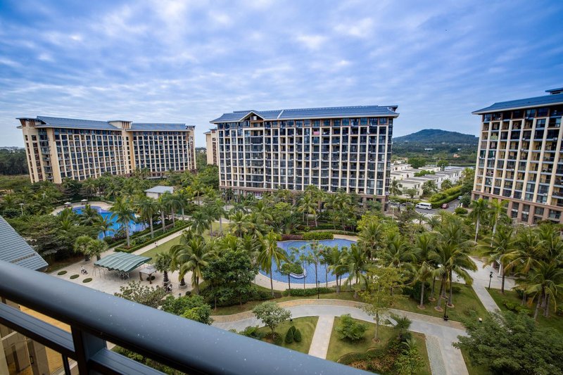 Banlan Zhongzhou International Hotel Over view