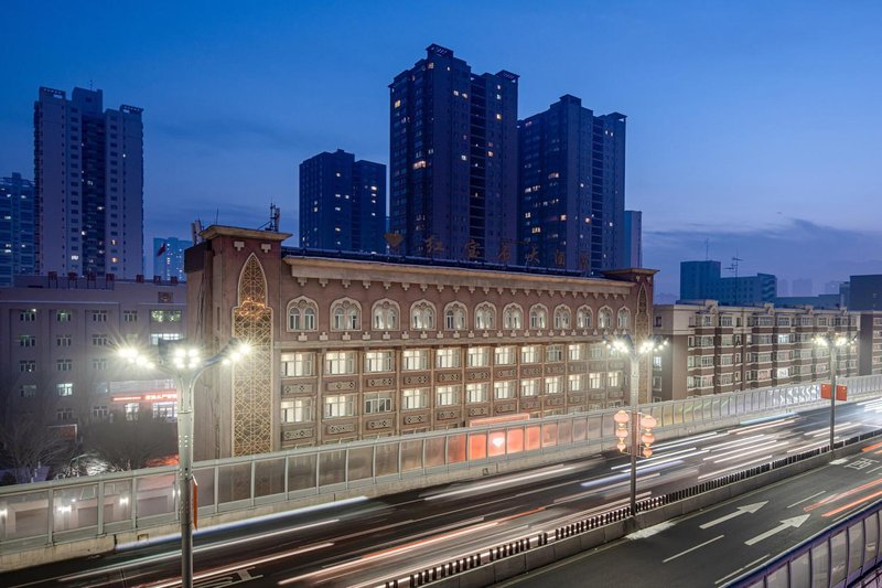 Hongbaoshi Hotel（International Grand Bazaar Erdaoqiao Metro Station）Over view