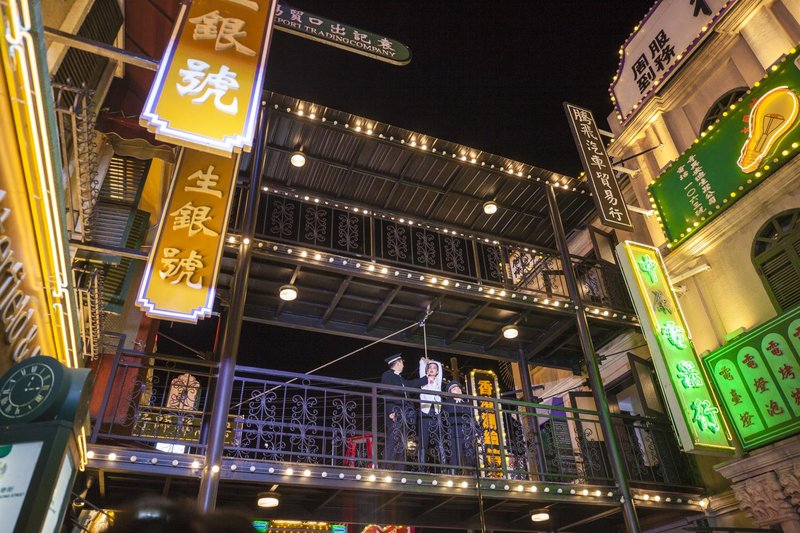 Lunar Hotel周边景点