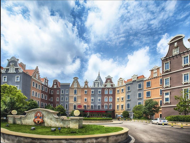 Xuzhou Amusement Land Resort Hotel over view